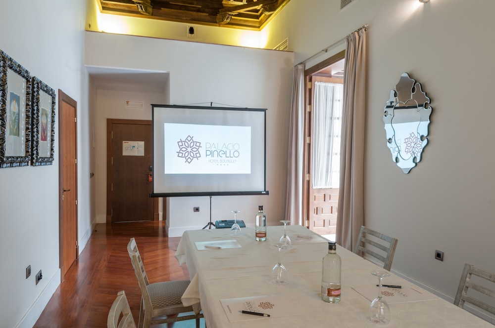 Hotel Boutique Palacio Pinello 61/73