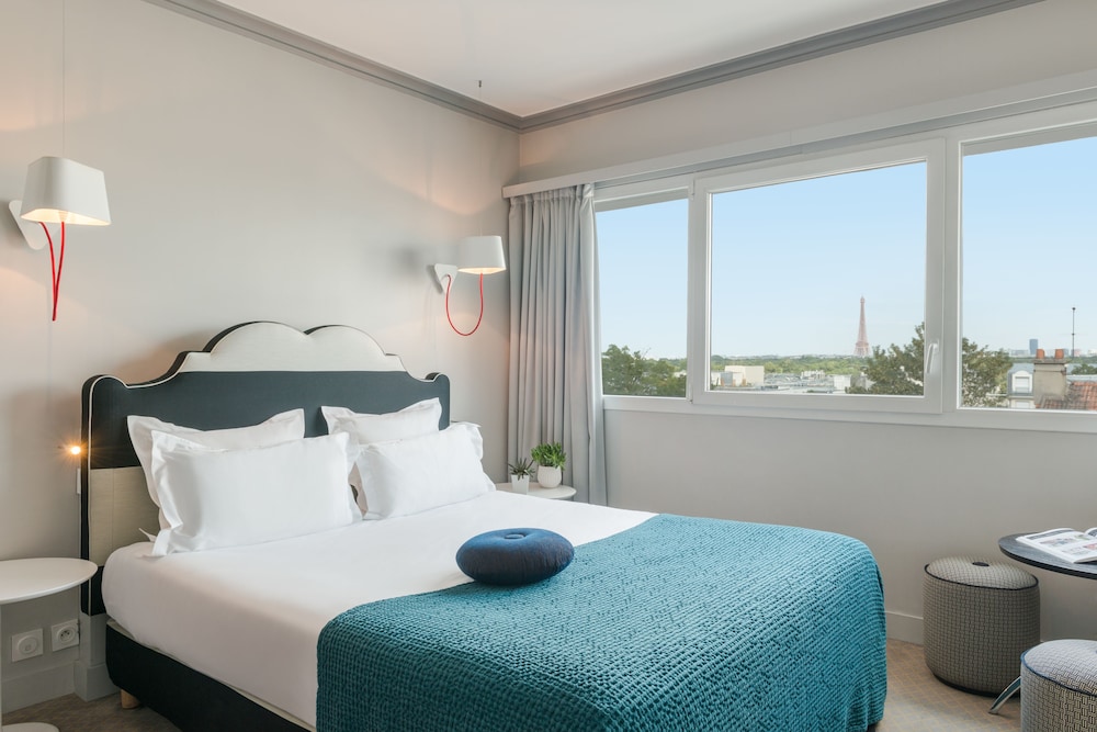 Atrium Suresnes Hotel 10/61
