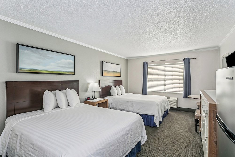 At Home Inn And Suites Pensacola 28/80