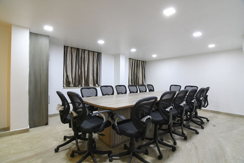 Hotel Raj Residency 30/35