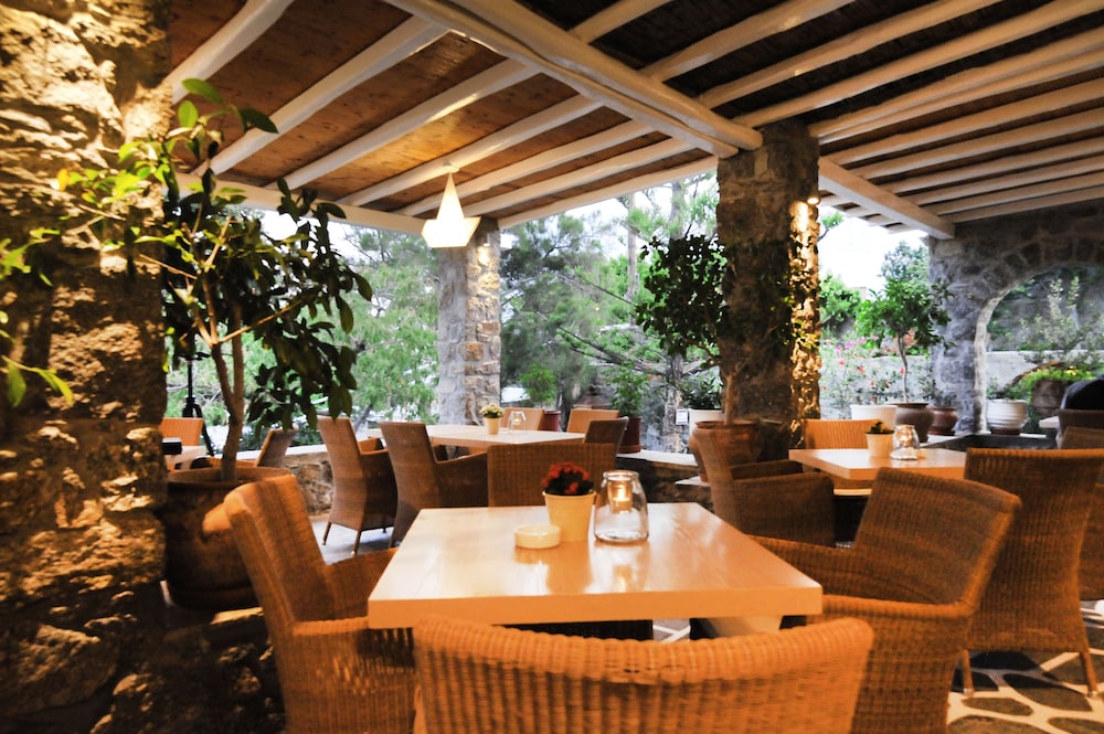 Kamari Hotel 48/73