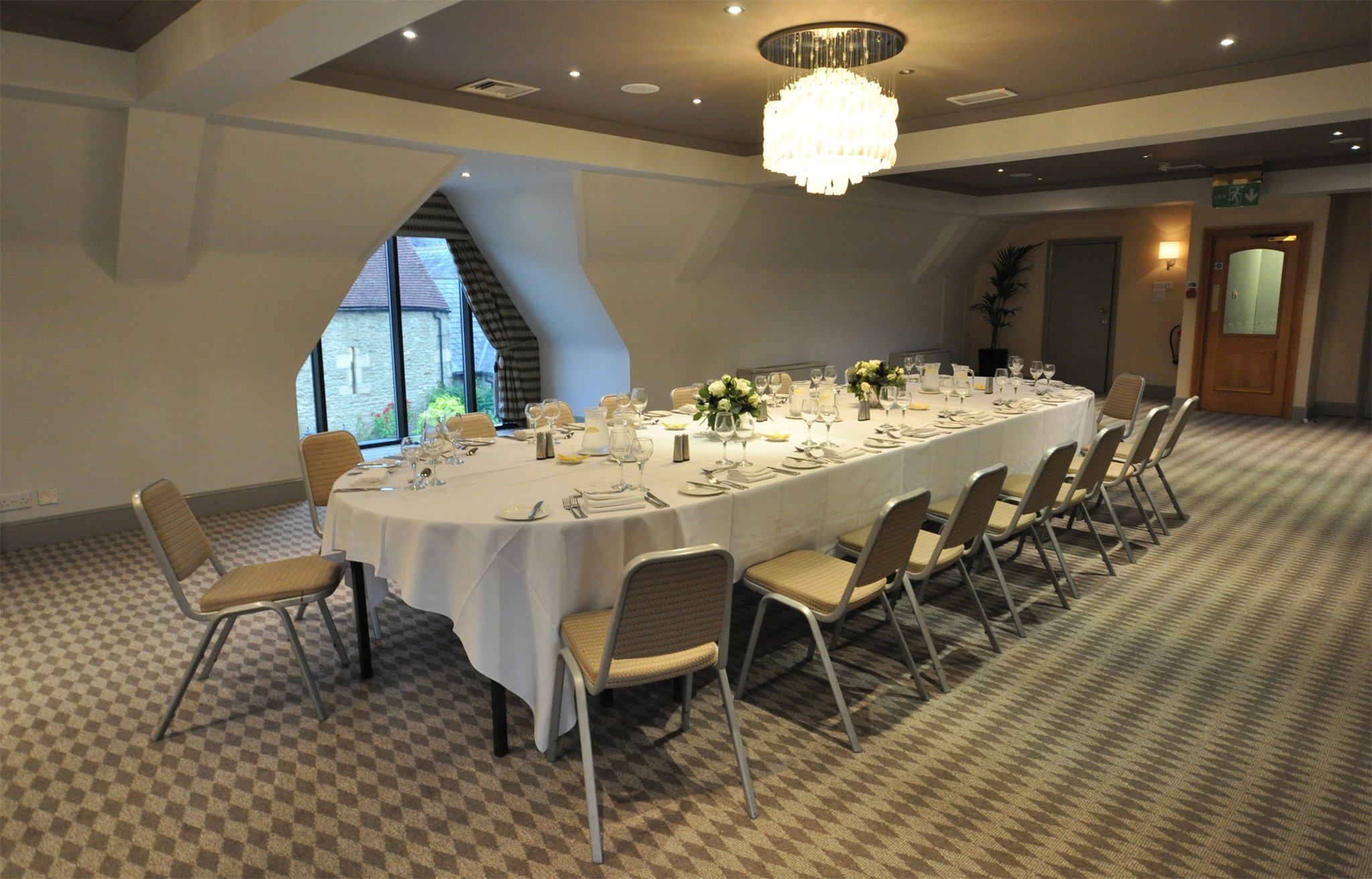 Voco Oxford Thames by IHG 40/50