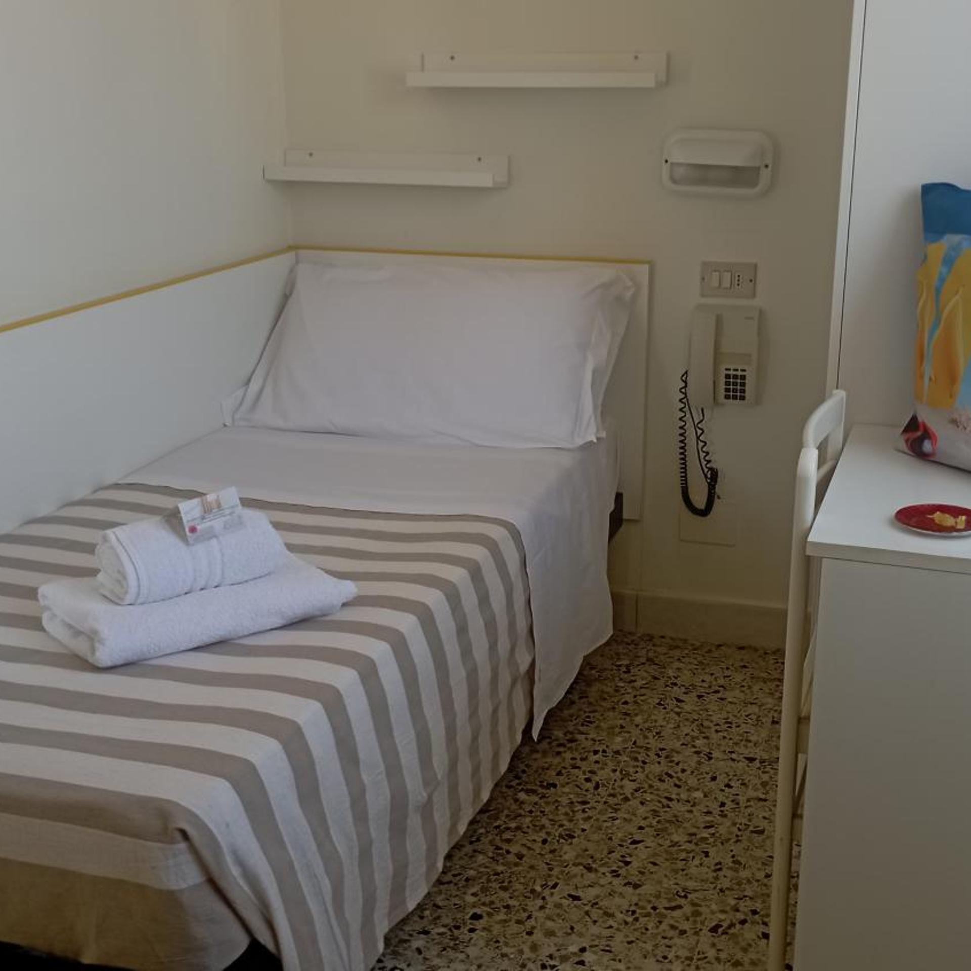 Hotel Raul 12/50