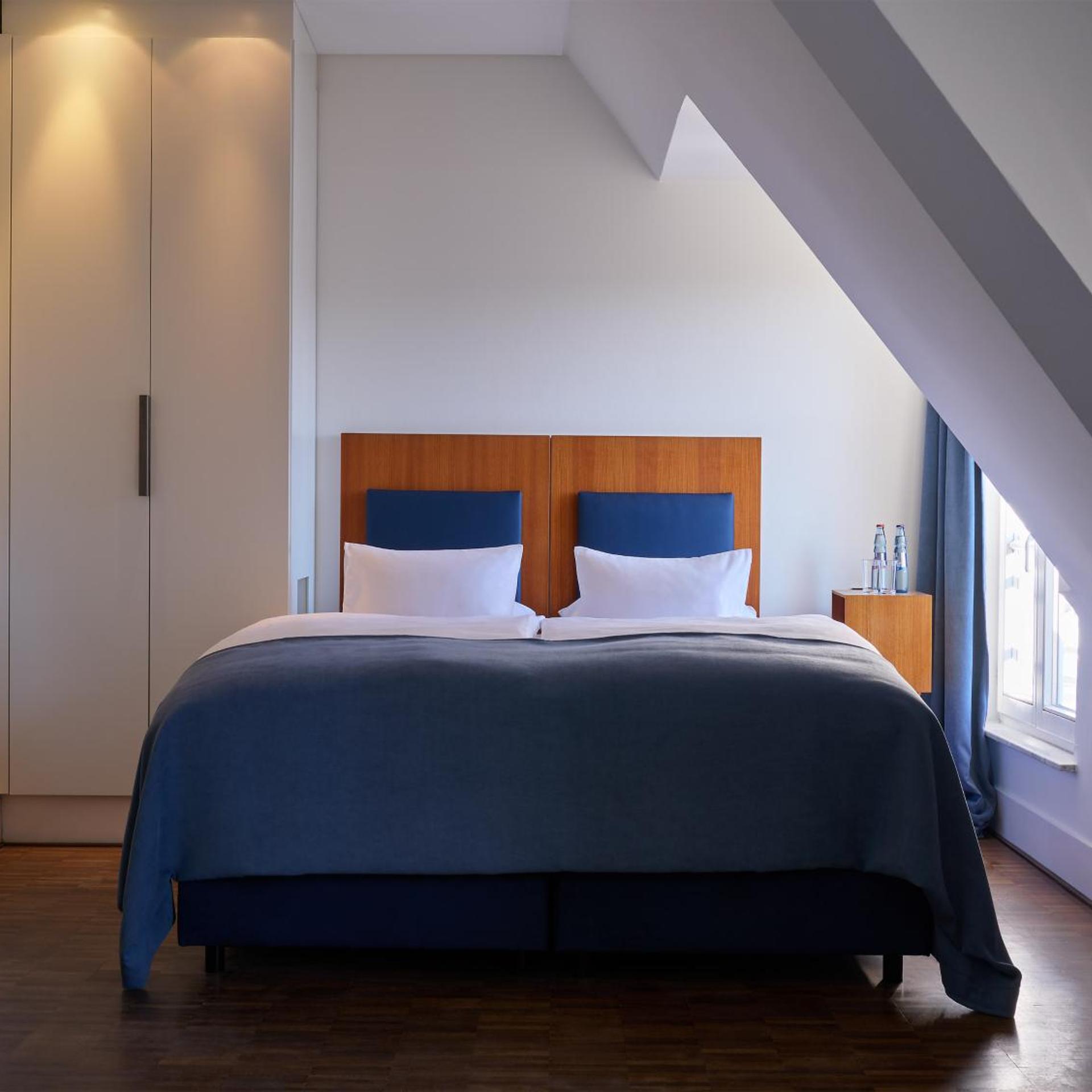 Deluxe, Double Bed