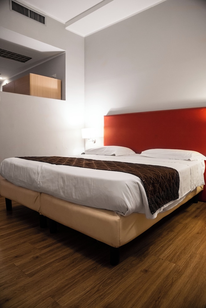 SUPERIOR, KING BED