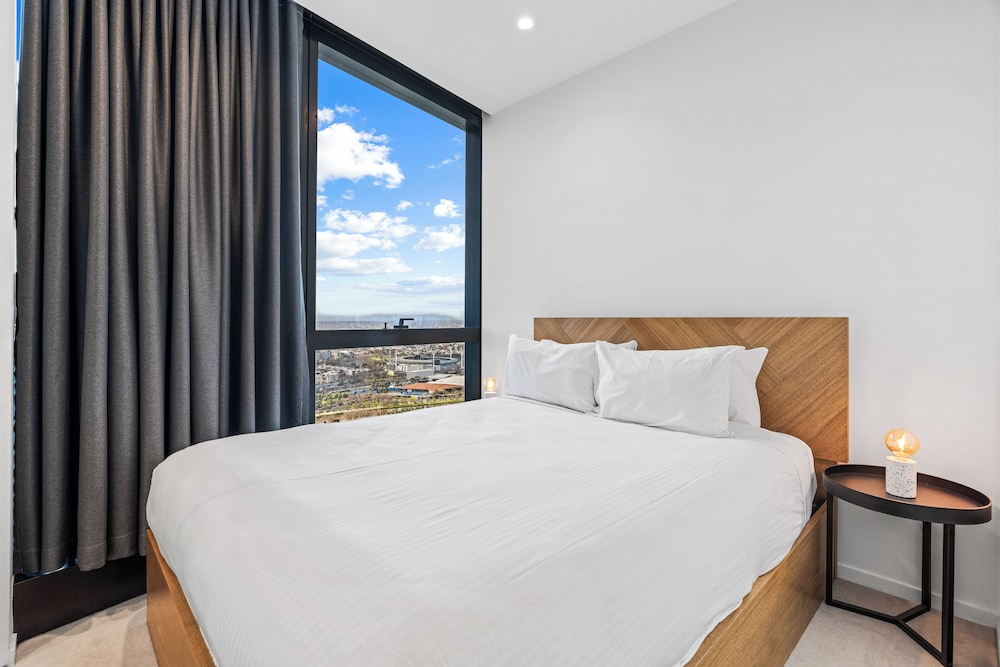 2 Bedrooms, Sky High, Apartment, 2 Queen Beds, 2 Bathrooms