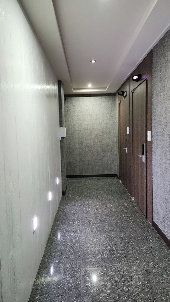 Galleria Hotel 27/50
