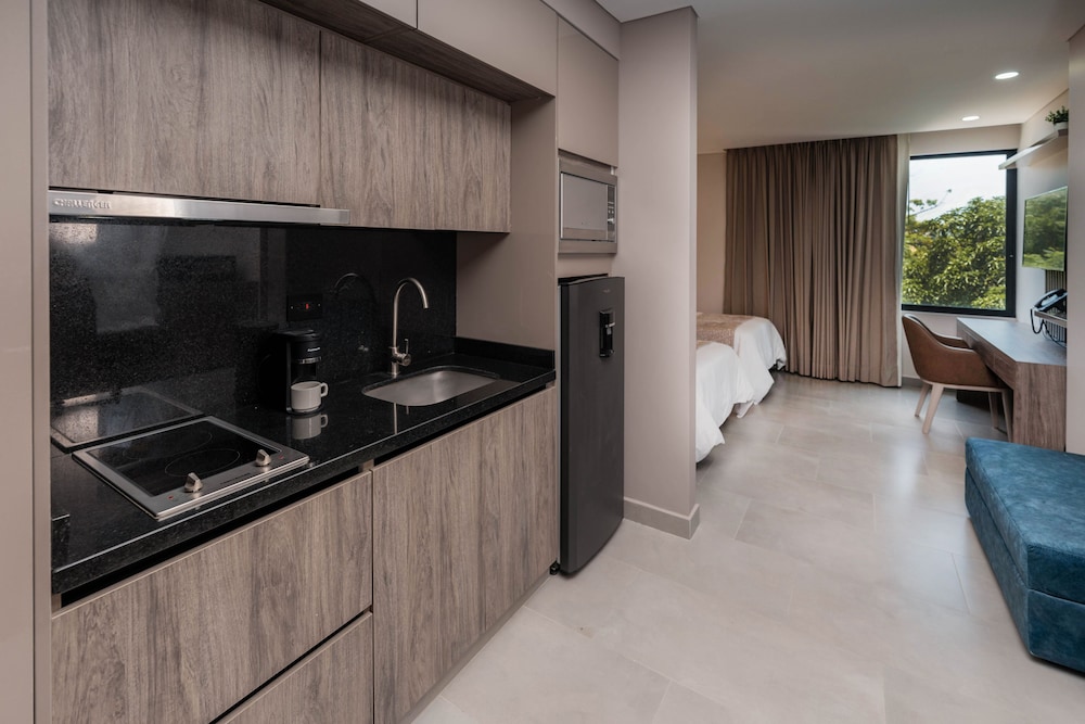 Amari Living Suites 17/31