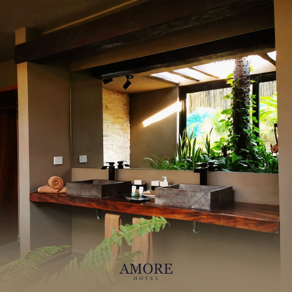Amore Villas 5/50