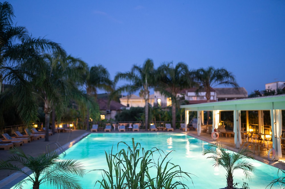 ZOE RESORT 3/50