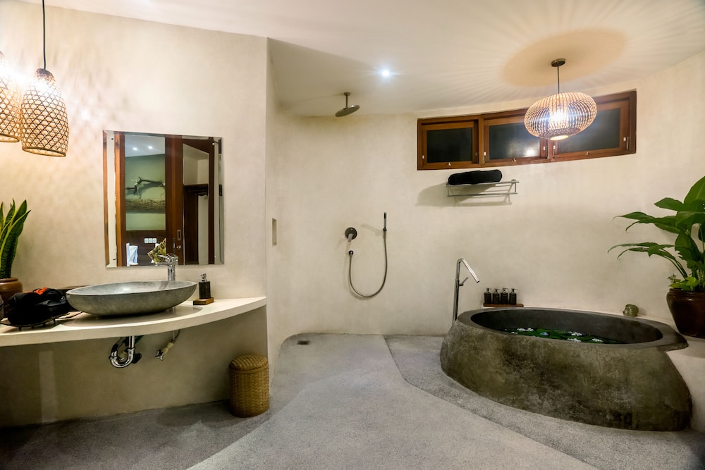 Honai Resort 50/50