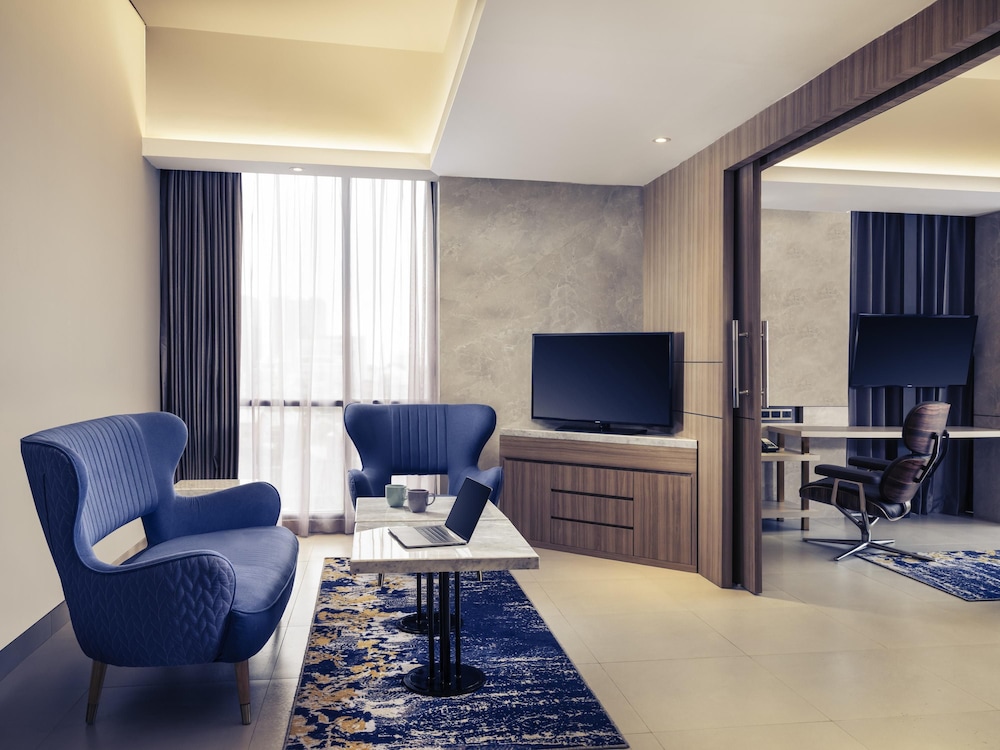MERCURE BANDUNG CITY CENTRE 63/75
