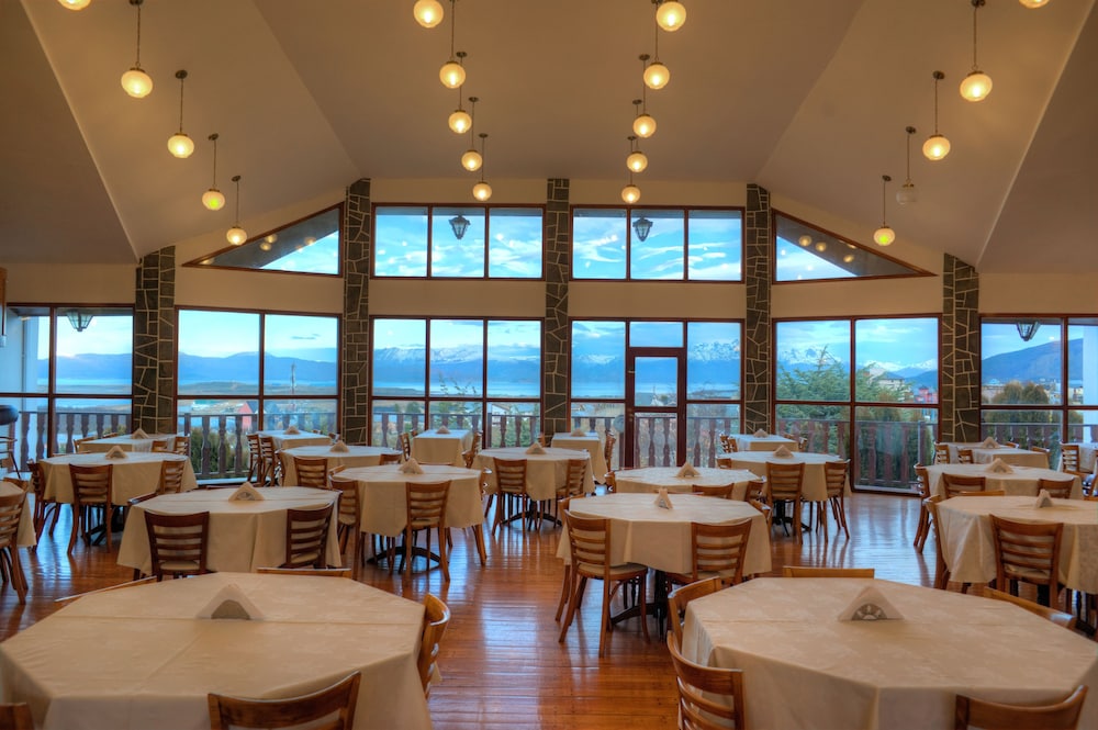 USHUAIA HOTEL 26/35