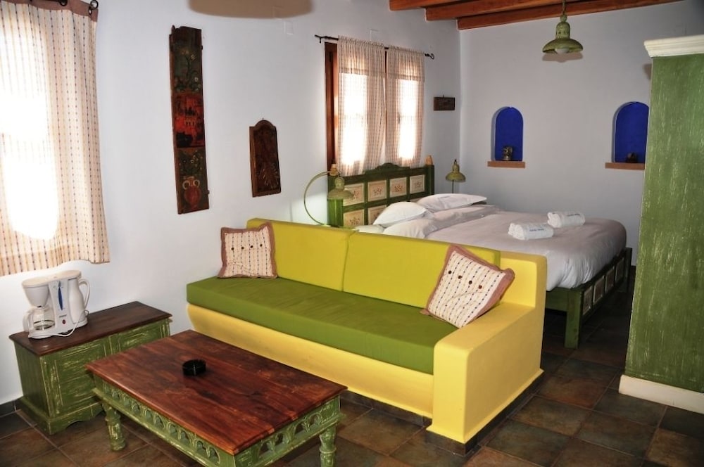 PANTELI BEACH STUDIOS APARTMENTS 34/50
