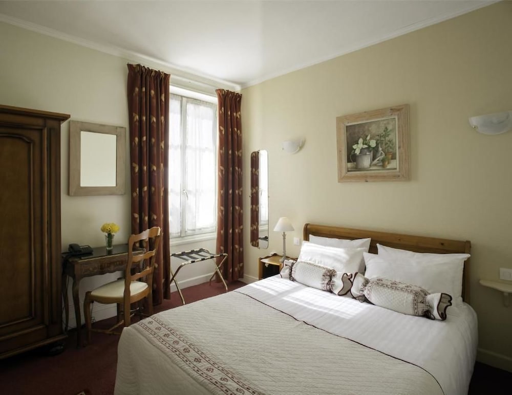 Citotel Le Plantagenet 17/65