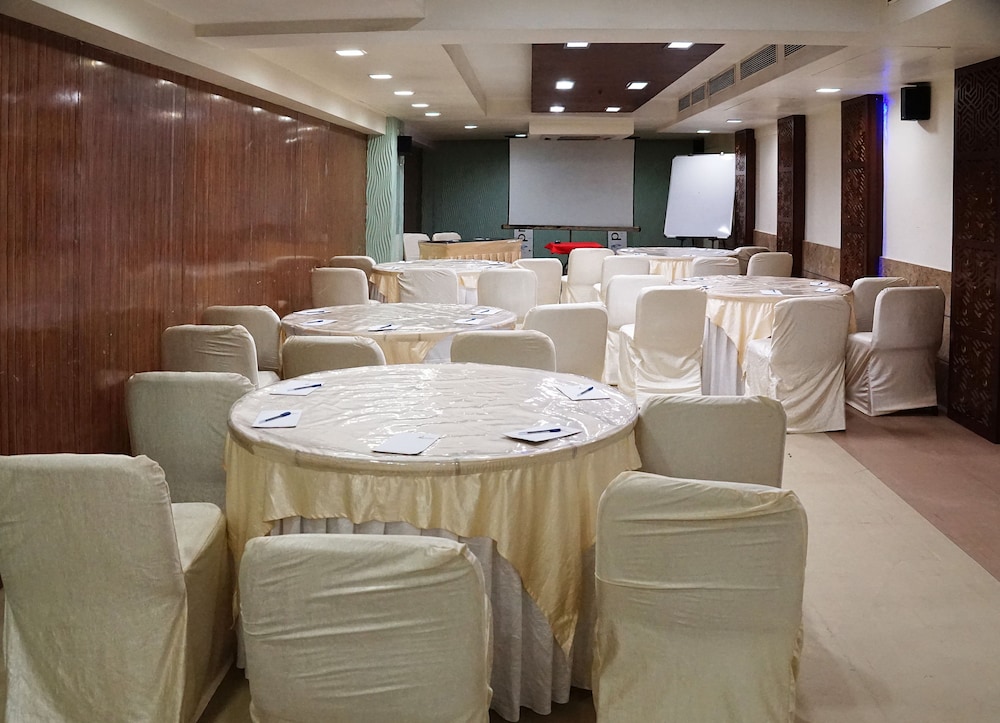 SILVER CLOUD HOTEL 57/71