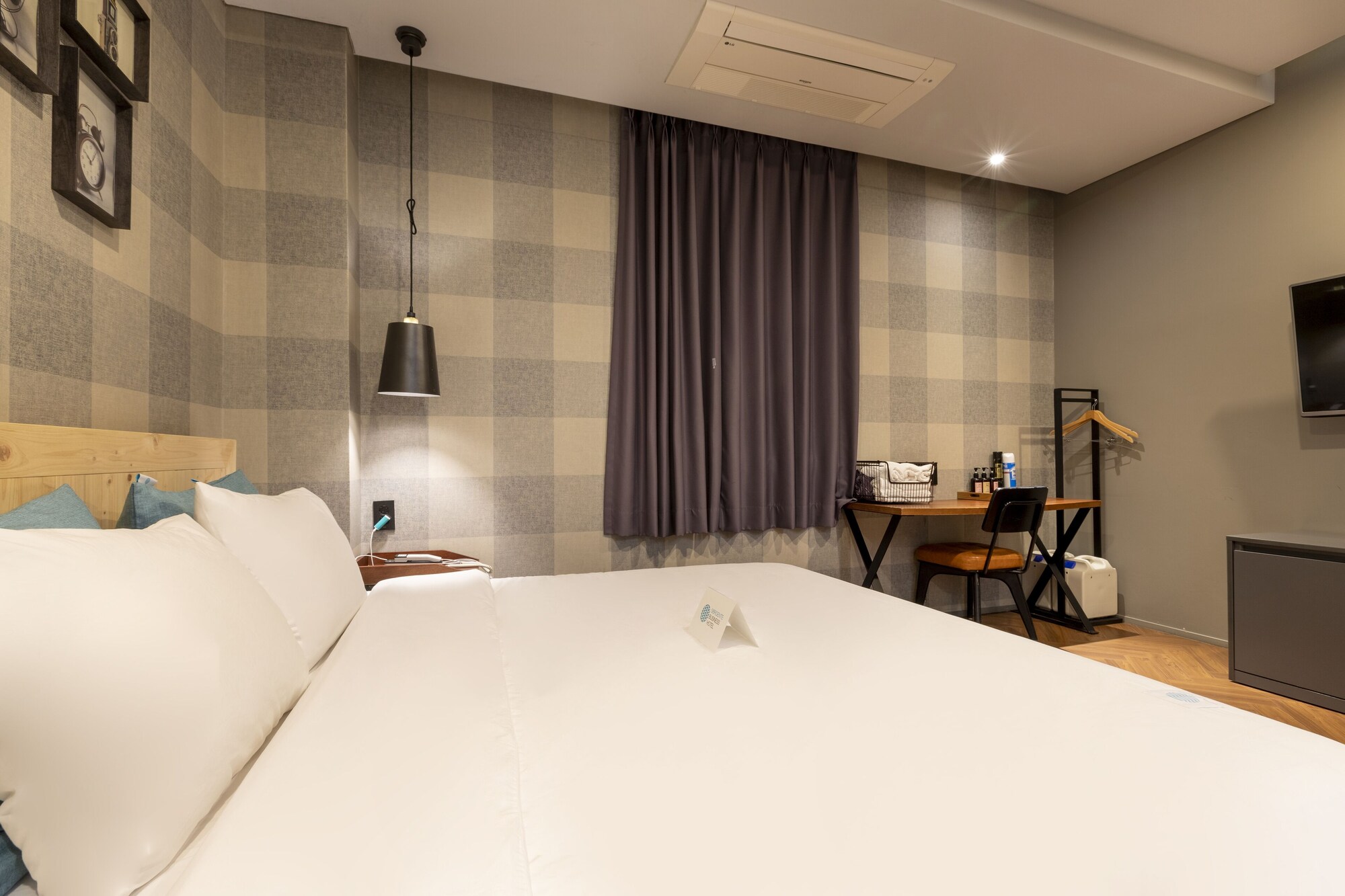 Standard, King Bed
