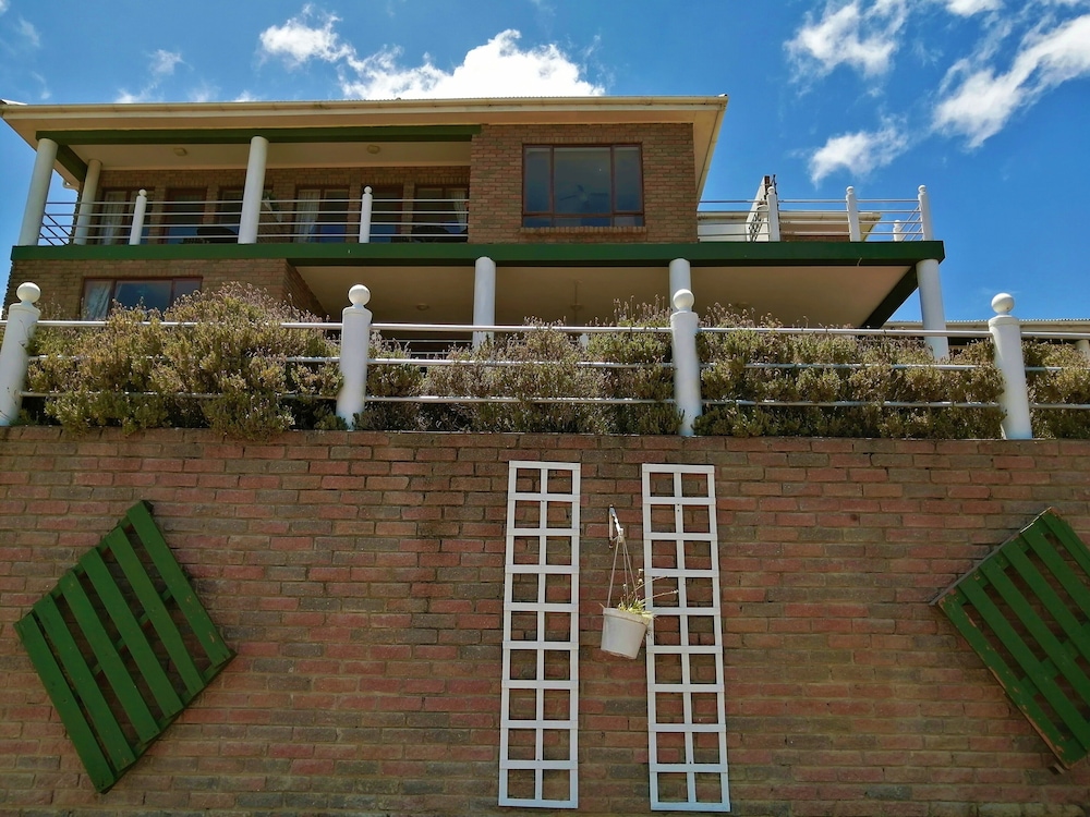 Amzee Bokmakierie Guest House 2/72