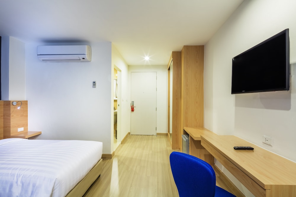 Solo Express Sukhumvit 81 30/57