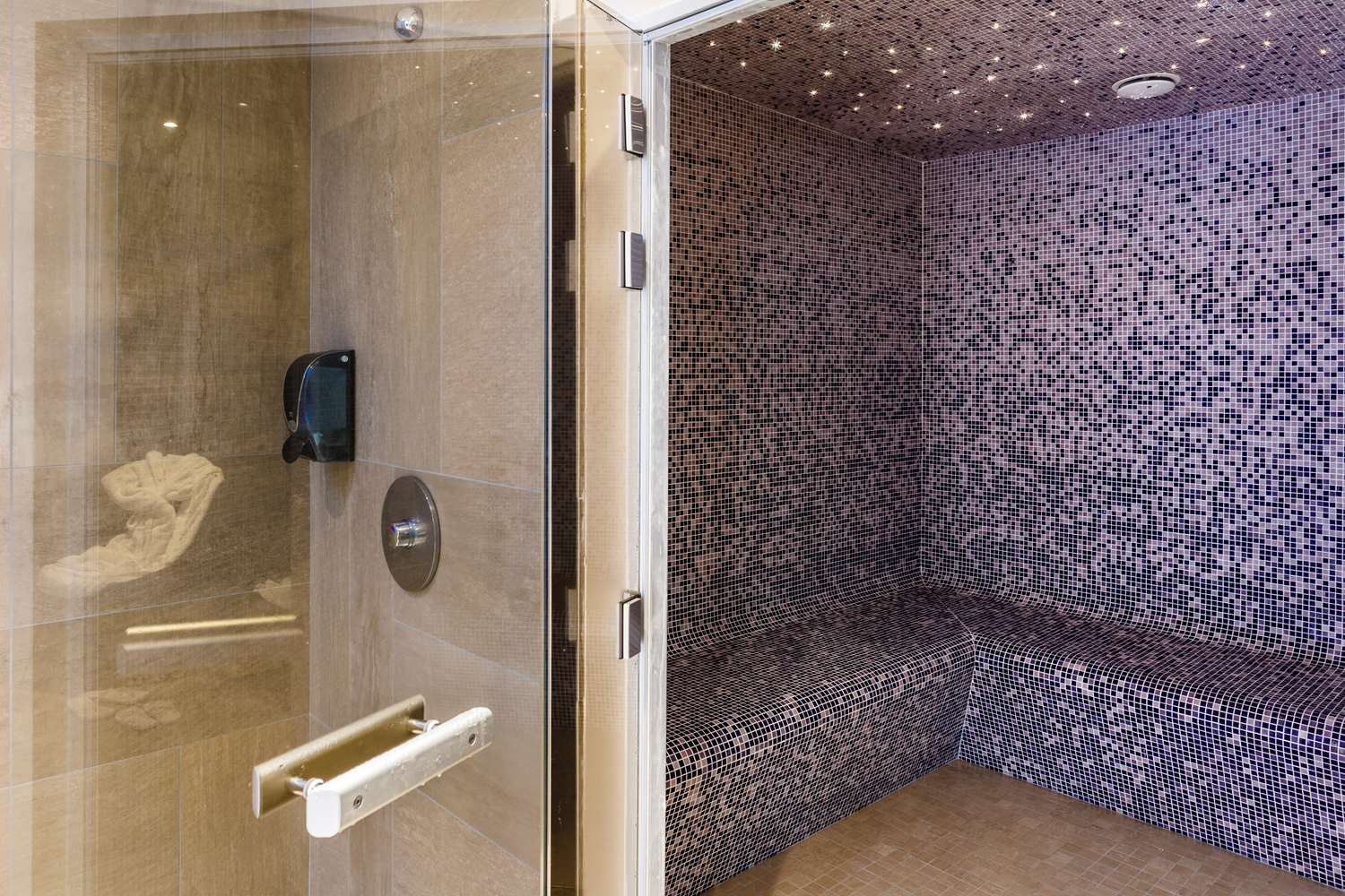 Best Western Hotel Perros Guirec Hotel and Spa Les Bains 76/76