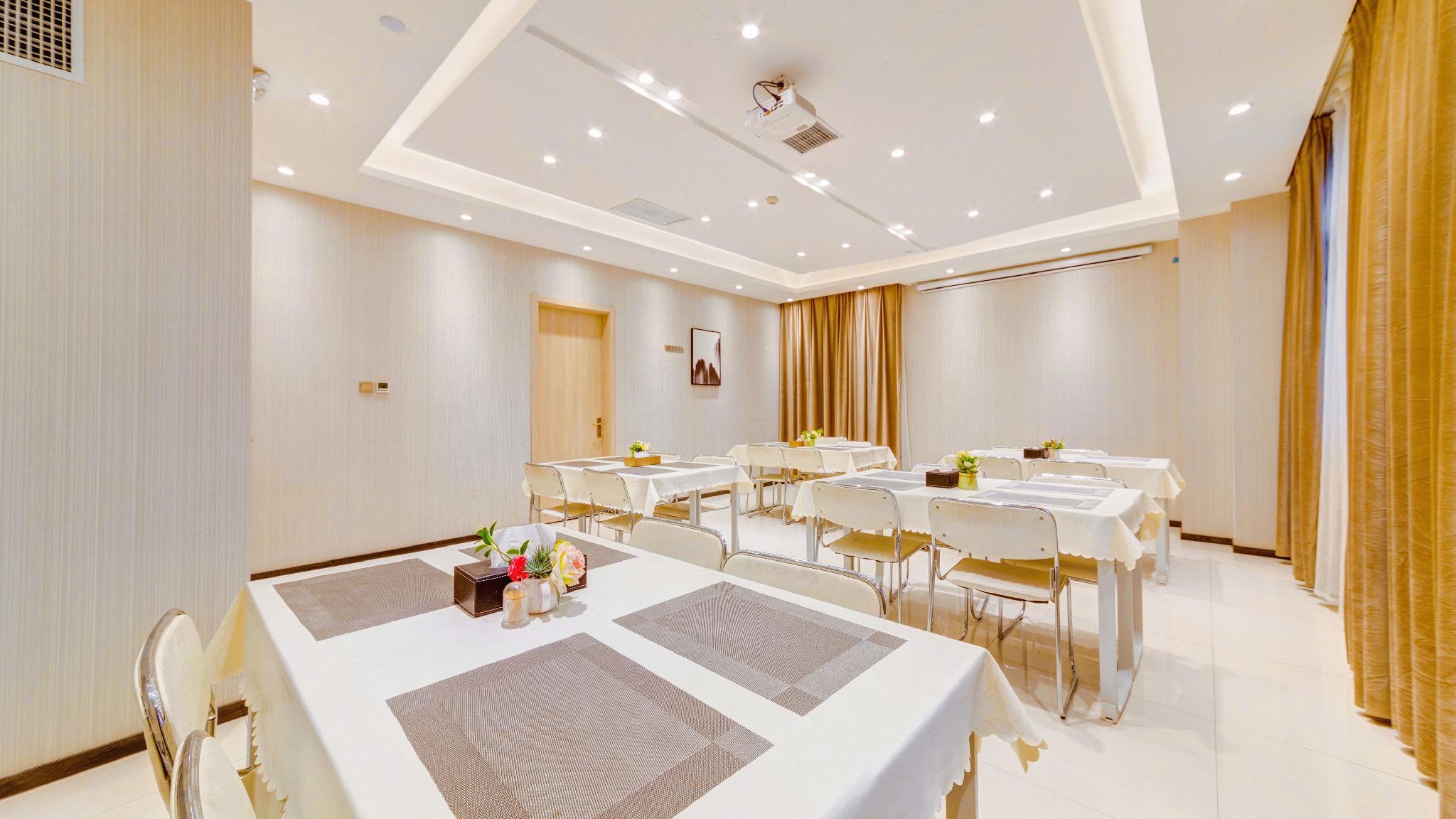 Lavande Hotel (Xi'an Fengcheng 1st Road, City Library Metro Station) 33/52