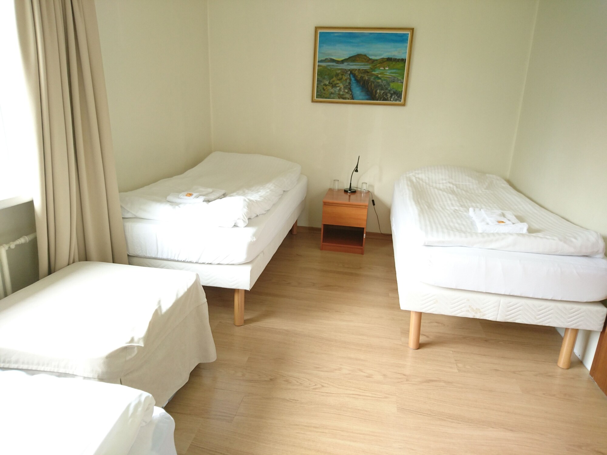 ROOM, DOUBLE BED, SHARED BATHROOM