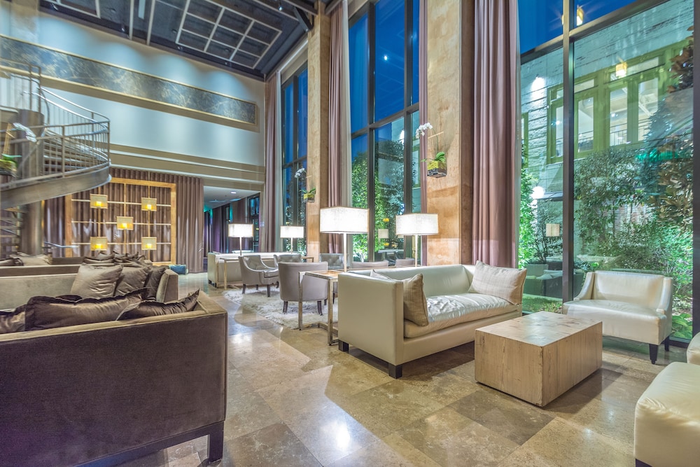 Proximity Hotel 42/71