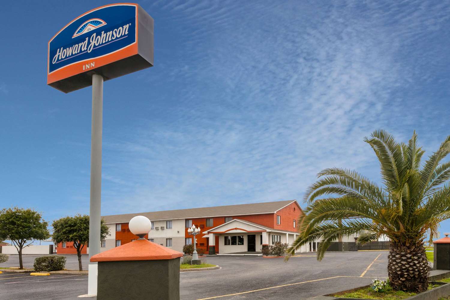 Howard Johnson by Wyndham New Braunfels 2/23