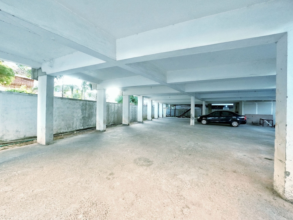 GREEN PARK RESIDENCY 26/34