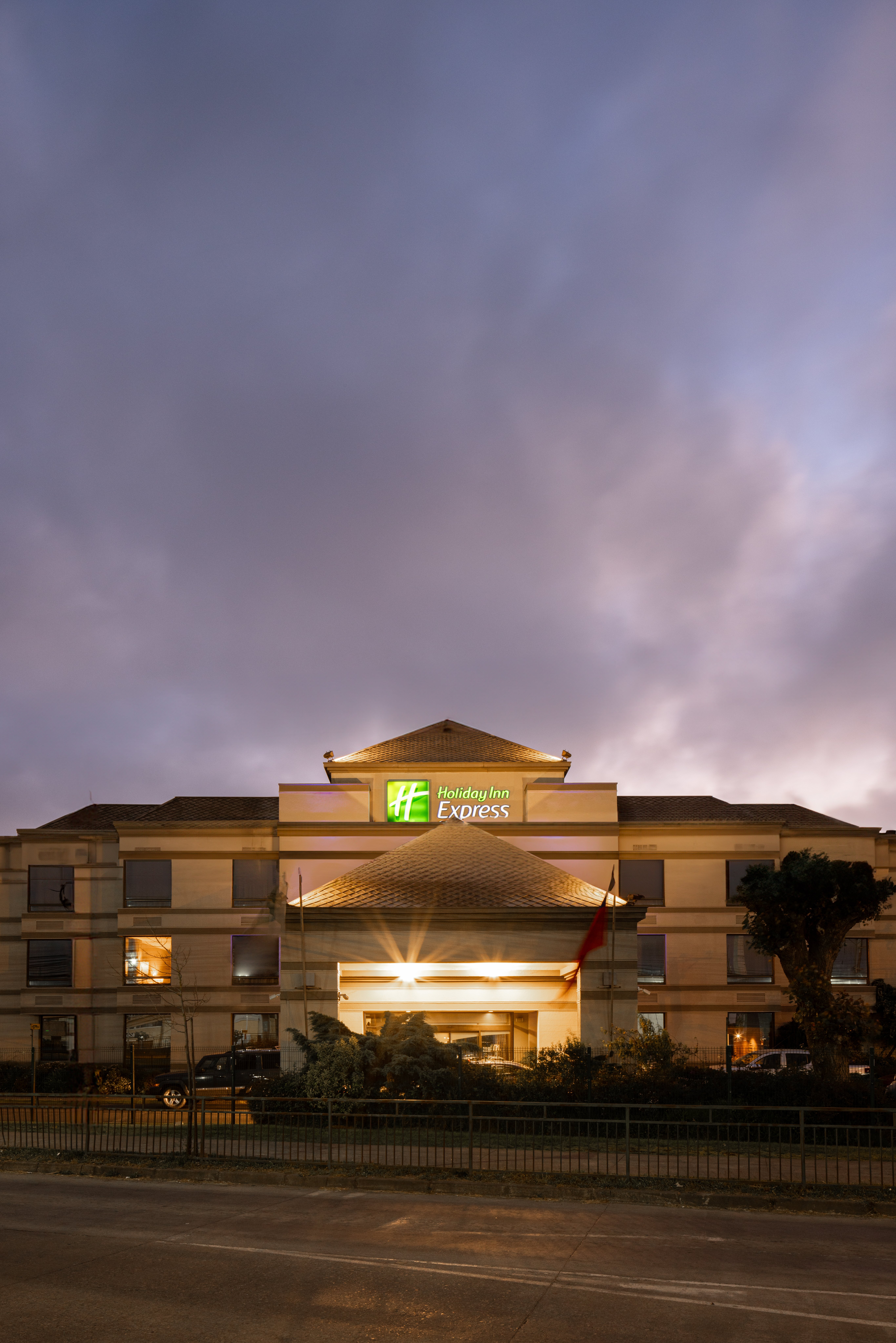 HOLIDAY INN EXPRESS CONCEPCION 6/74