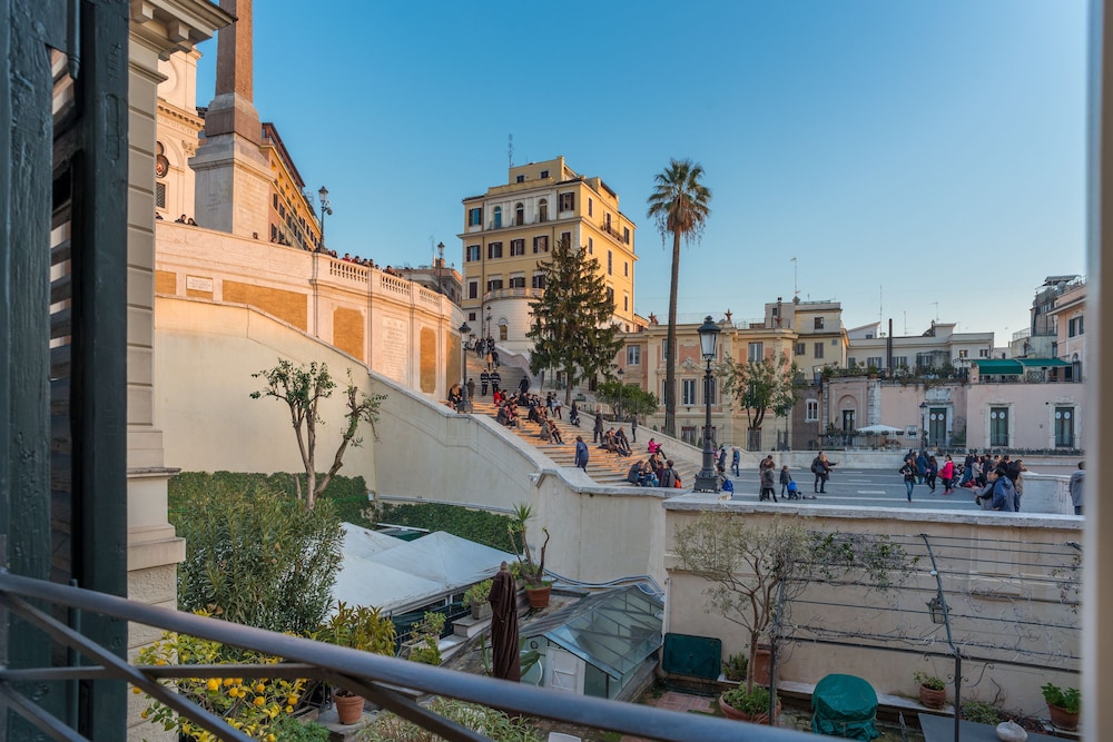 Les Diamants Spanish Steps Suite 30/46