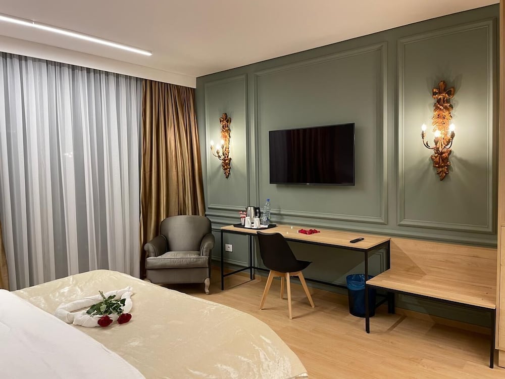 Votre Hotel 52/68