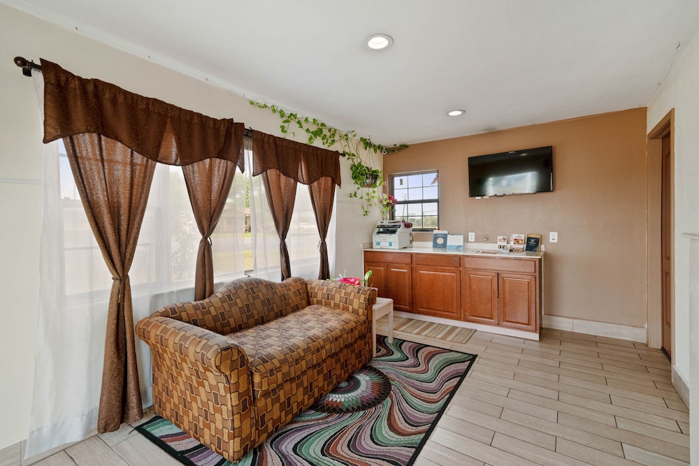 OYO Hotel Beeville US 181 44/64
