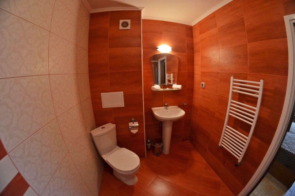 Central West Hotel 28/29