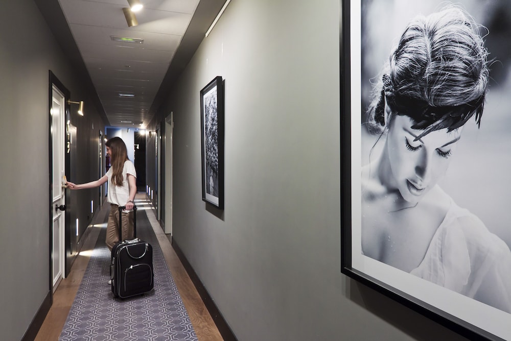 Hotel One Shot Reina Victoria 5/50