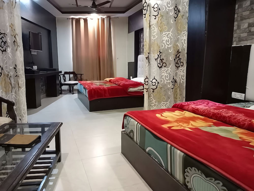 Hotel Green Palms 24/50