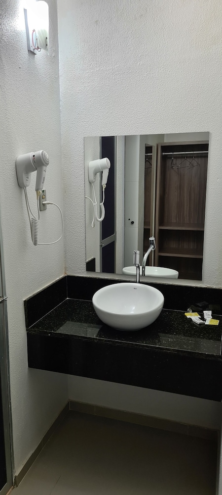 Max Hotel 30/35