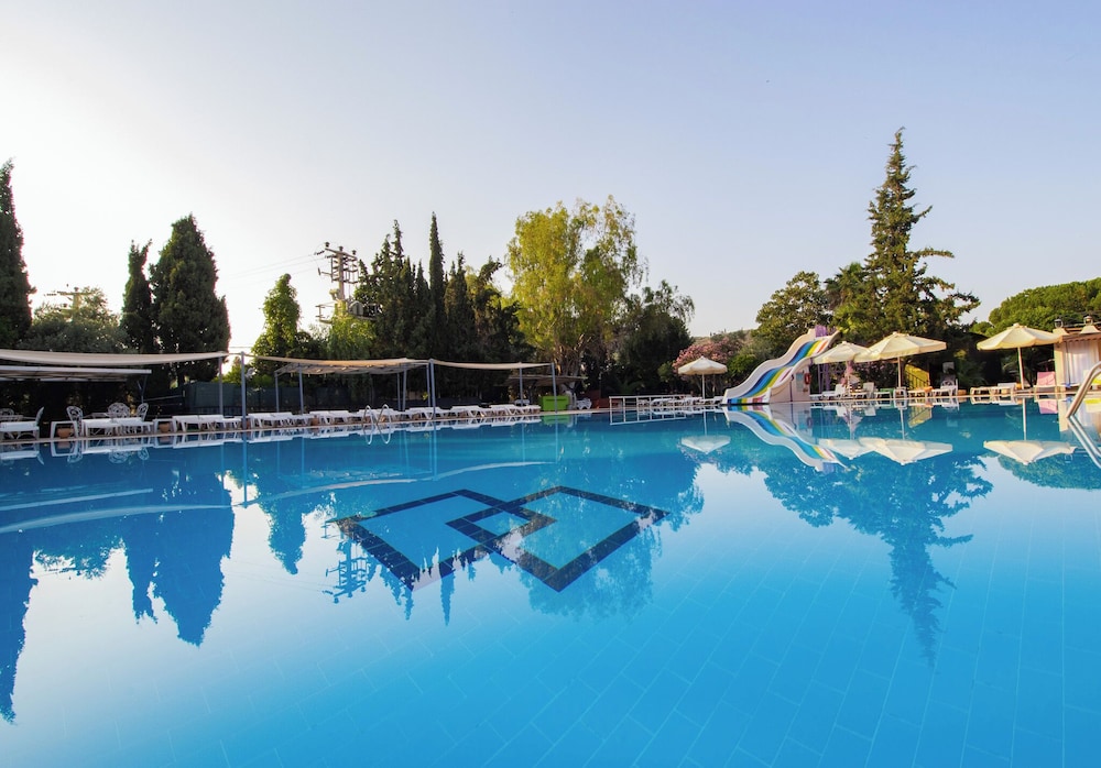 Pigale Beach Resort 34/66