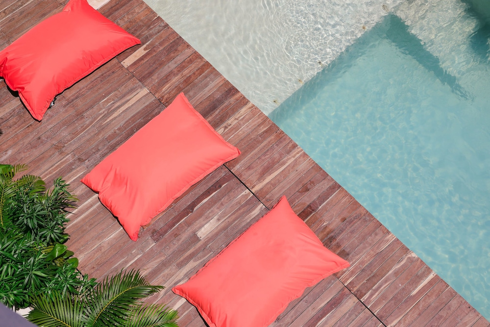 The Strabon Tulum 9/86