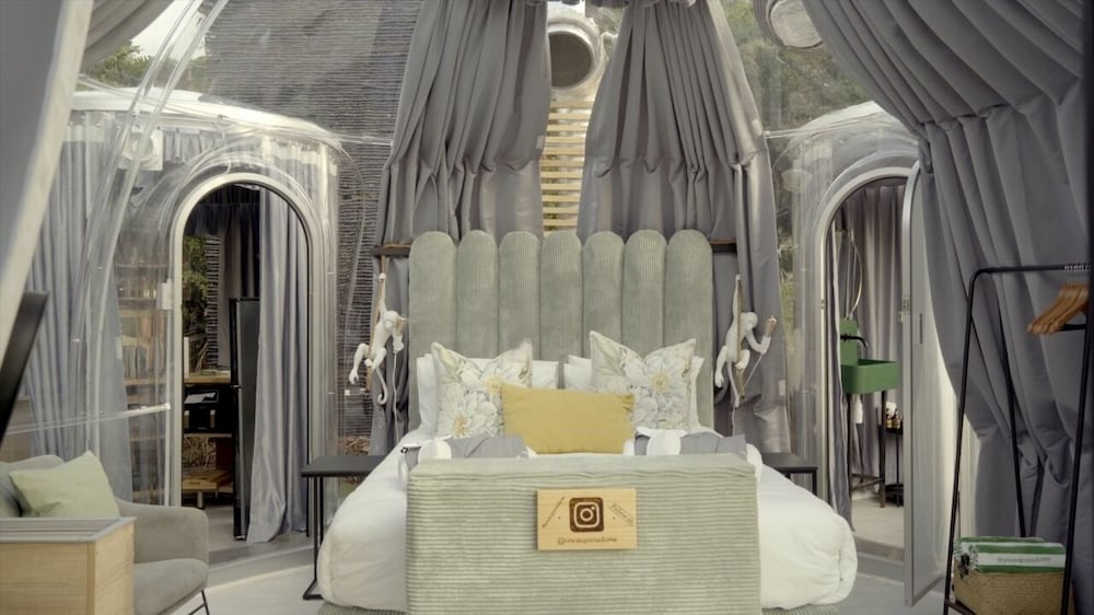HONEYMOON, TENT