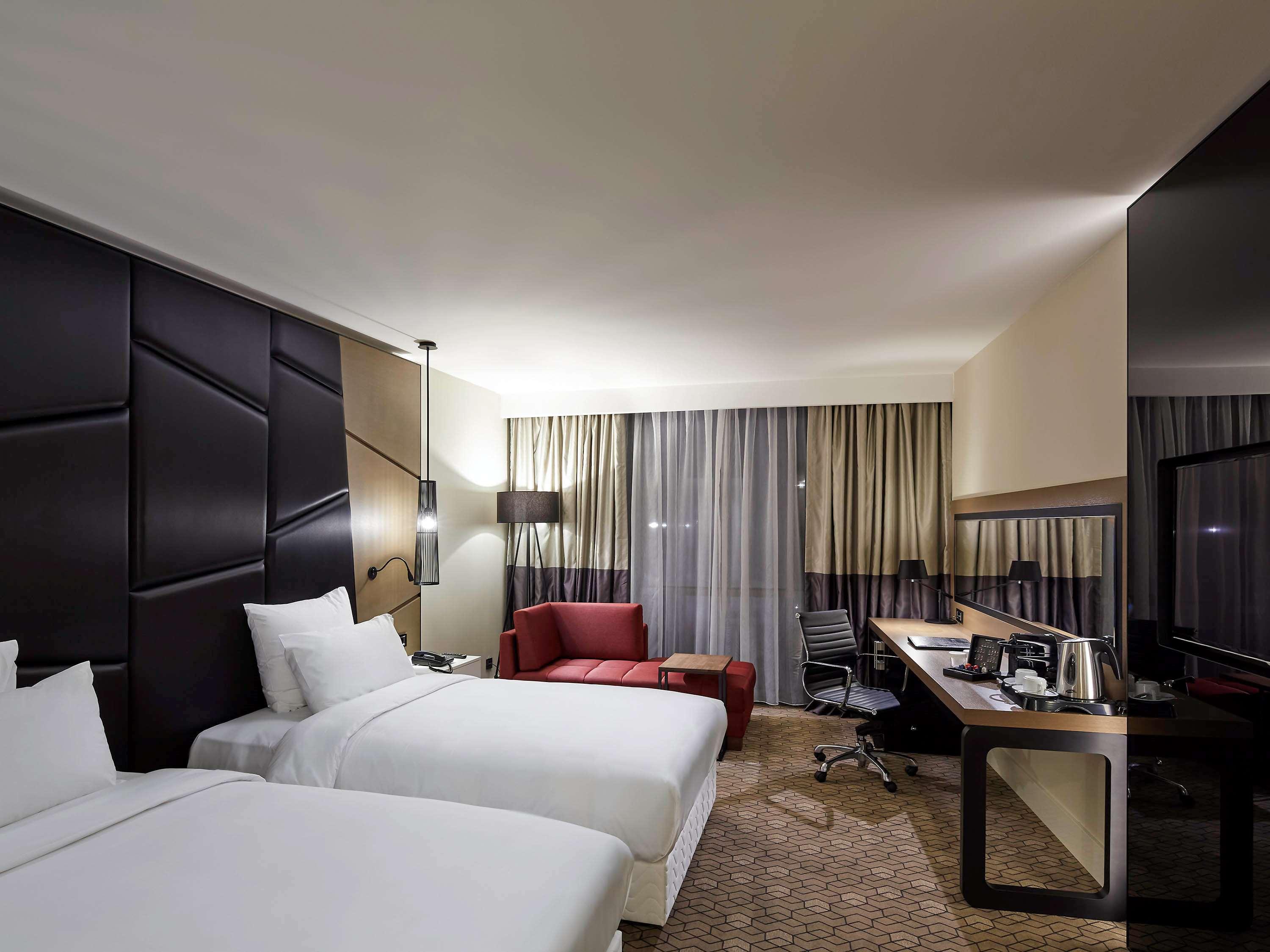 EXECUTIVE, TWIN BEDS, CITY VIEW, LOUNGE ACCESS