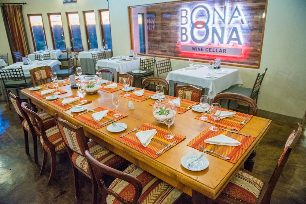 Bona Bona Game Lodge 32/48