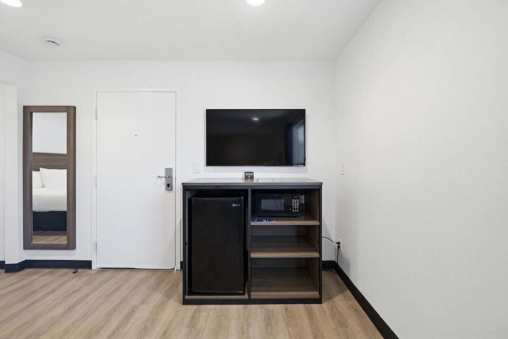 Hyland Motel Van Nuys 5/50