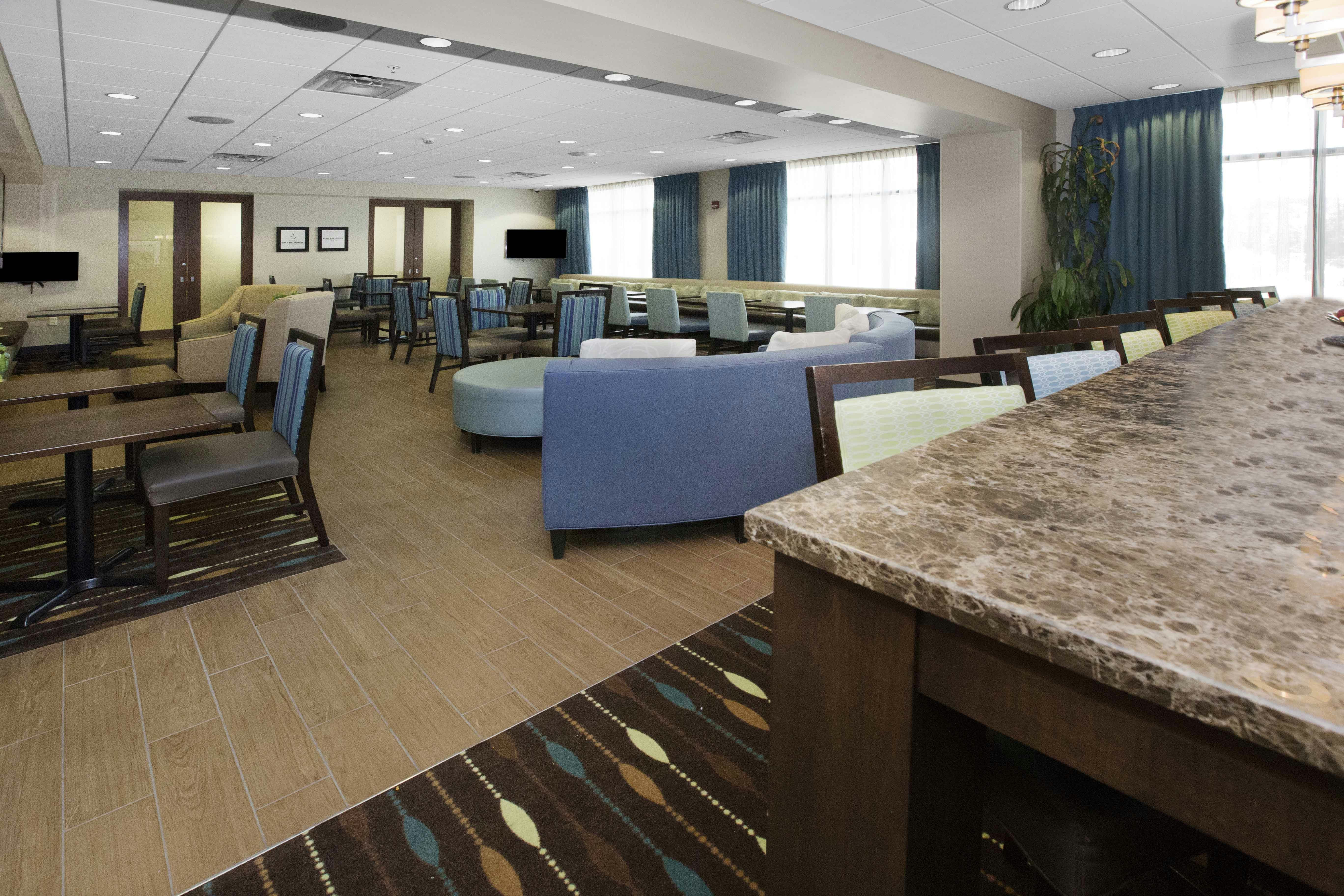 Hampton Inn Pittsburgh-Bridgeville 30/44