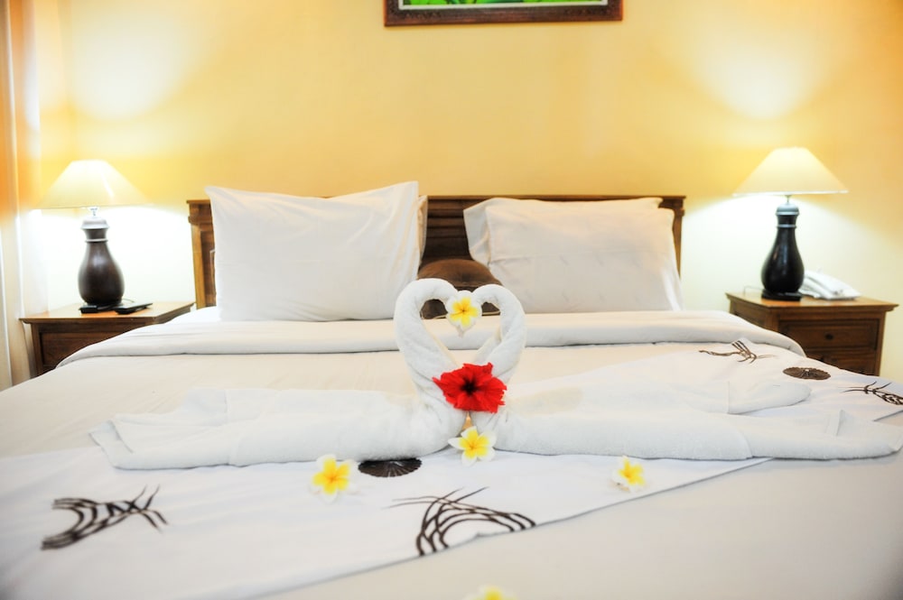 SUPERIOR, DOUBLE OR TWIN BED
