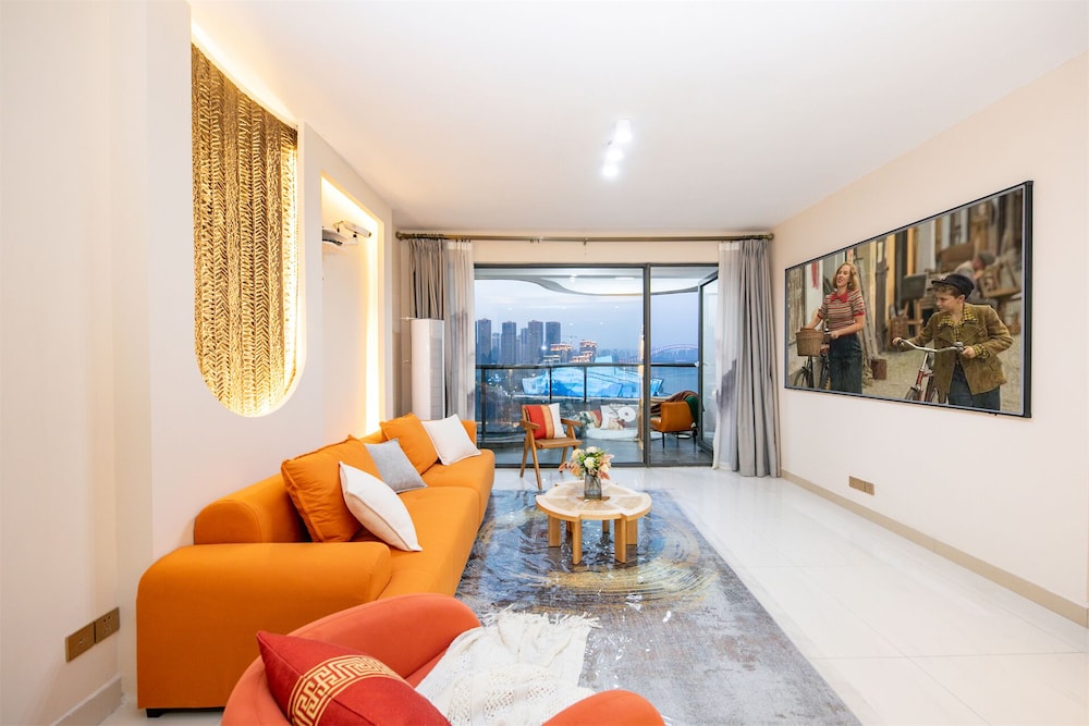Baihong Riverview Drone Show Apartment 32/50