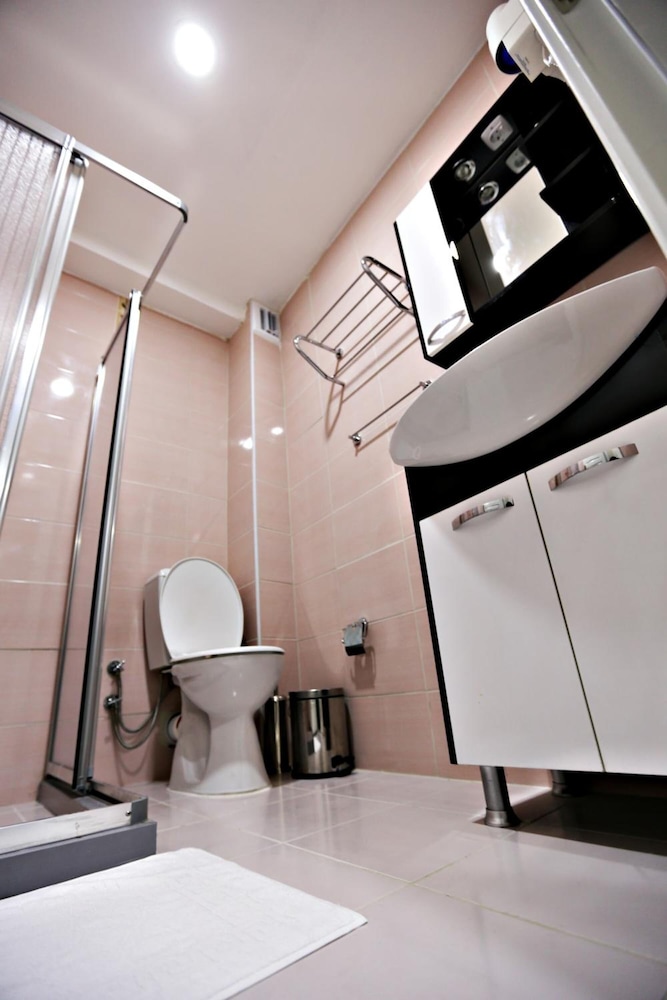 ISTANBUL FAMILY APARTMENTS 8/40
