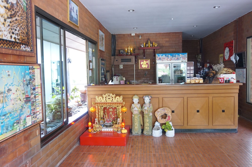 Ploenjai Hotel Ranong 18/48