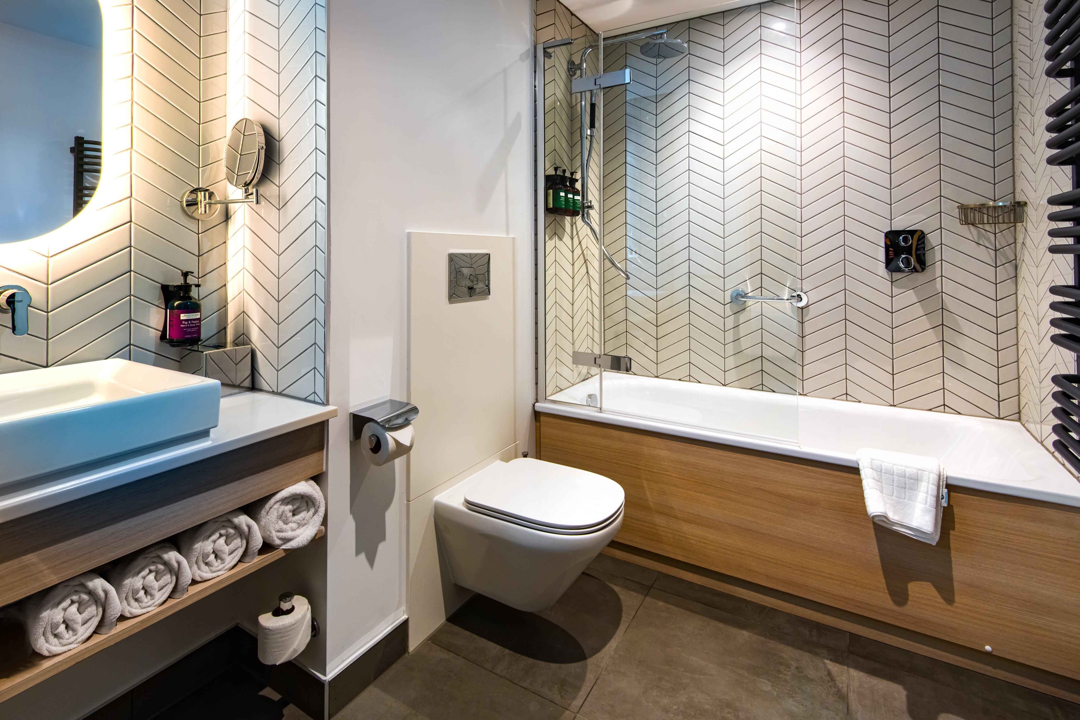 1 Bedroom, East, Suite, King Bed, Harbour View، STAYBRIDGE SUITES CARDIFF 8/8