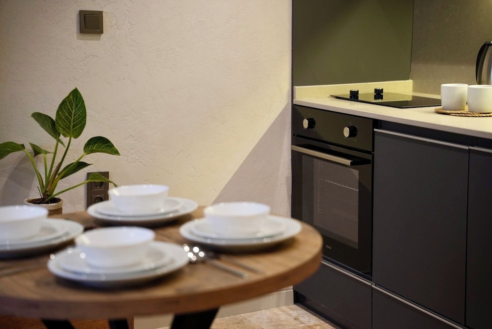 Khalkedon Suite 39/50